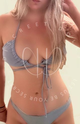 April, 23 years old  escort in Toronto