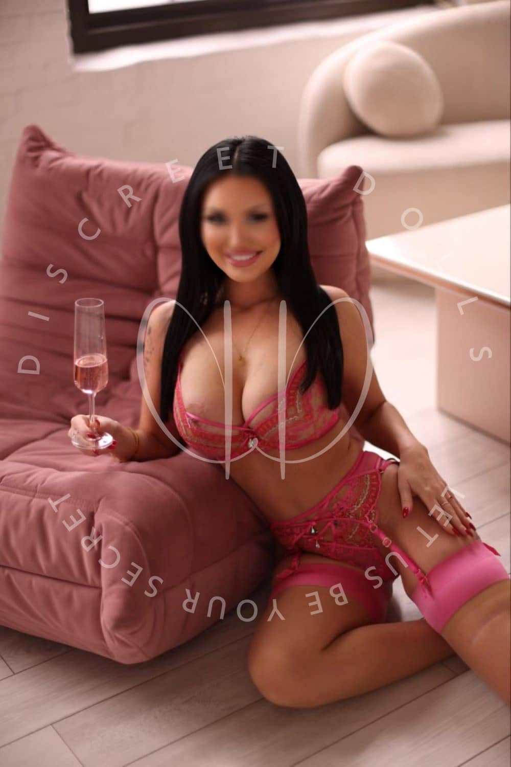 Milana - Toronto Escort Companion