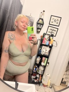 Vivi X. - Toronto Escort Companion