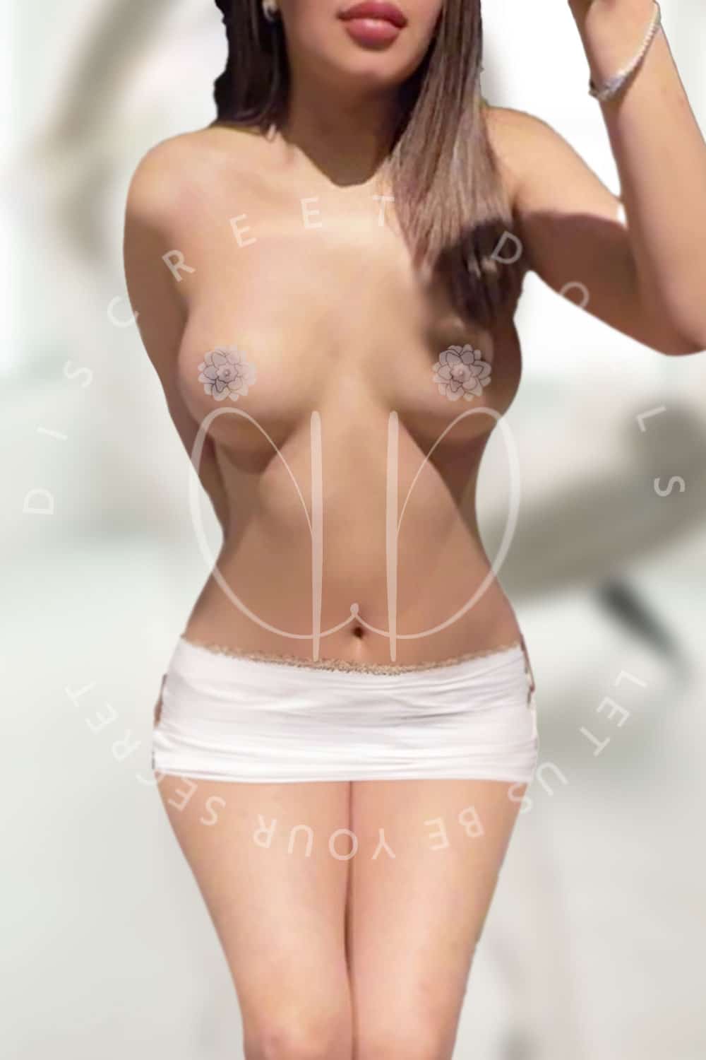Savi-Brunette-Toronto - Escort Companion